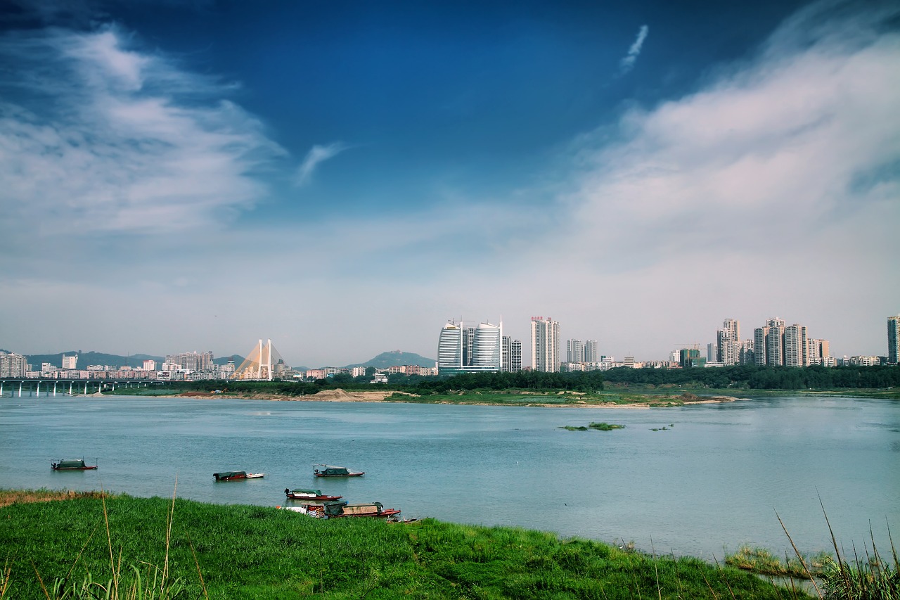 最新航拍昆明市區(qū)，展現(xiàn)壯麗都市風(fēng)貌的壯麗畫(huà)卷