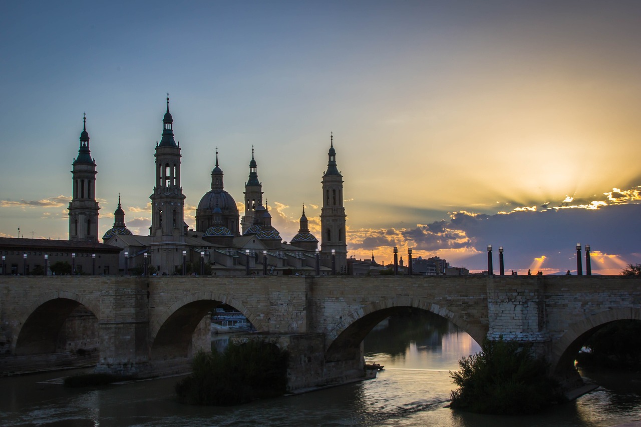 上海大學(xué)與二軍大的最新發(fā)展動(dòng)態(tài)及其影響概覽